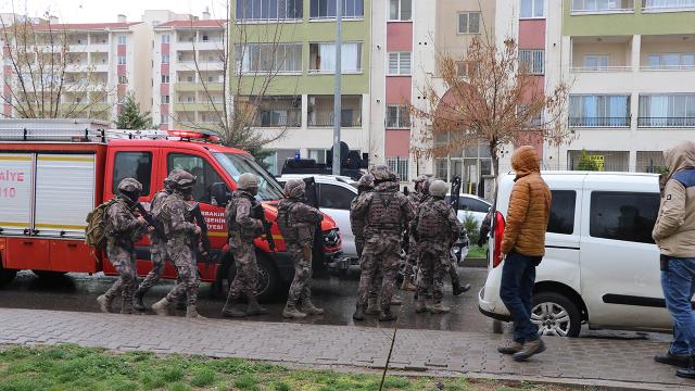 Özel harekat polislerinden ‘rehine’ operasyonu