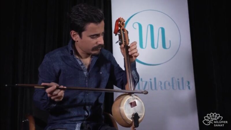 Müzikolik’te kabak kemane gecesi Bursa Nilüfer Belediyesi’nin düzenlediği “Müzikolik” programına konuk olan kabak kemane