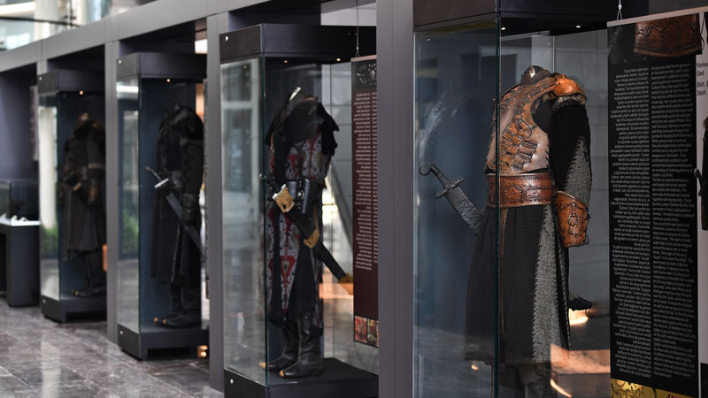 Türk Kıyafetleri Sergisine büyük ilgi