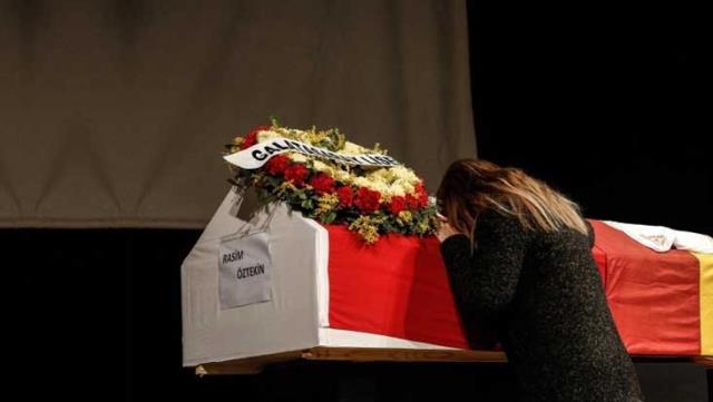 ‘Minik kızın bir gecede büyüdü’ Vedası yürekleri dağladı