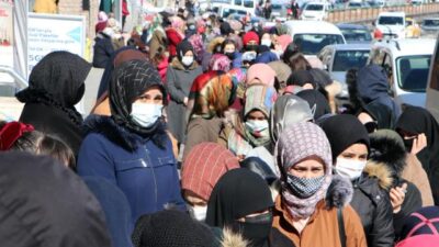 İzdiham yaşandı! Duyan akın etti, polis müdahale etti!