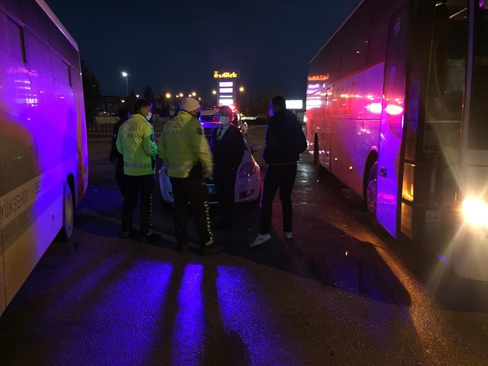 Bursa’da şehirlerarası otobüste maske tartışması…Yolcu muavinin boğazını sıktı