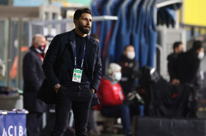 Spor Toto Süper Lig ekibi Kasımpaşa'da Fuat Çapa'dan boşalan teknik