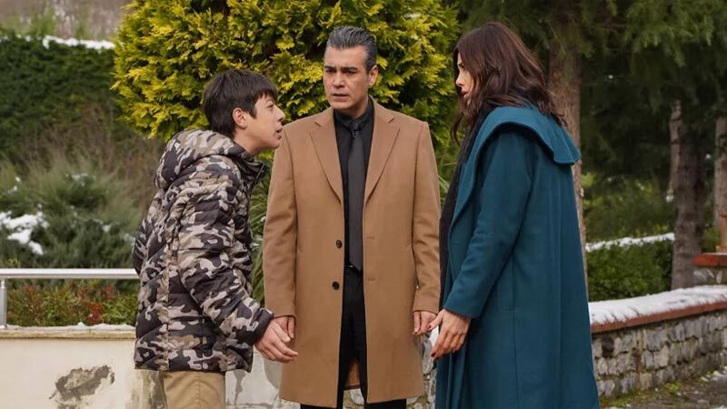 Sadakatsiz dizisinde beklenmedik ayrılık! Cansu Dere, Caner Cindoruk ve Melis Sezen'in başrollerini paylaştığı Kanal