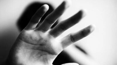 İlk önce yardım etti, sonra tacizde bulundu: Biraz öpüşelim giderim