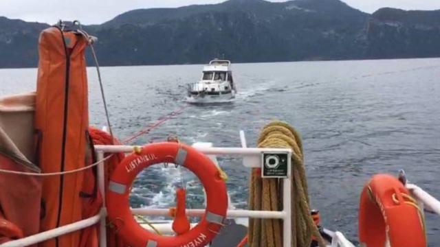 Muğla’da sürüklenen teknedeki 3 kişi kurtarıldı