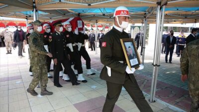 Bitlis şehitlerine veda