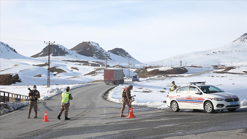 Tatvan’da düşen helikopterin enkazı kaldırıldı