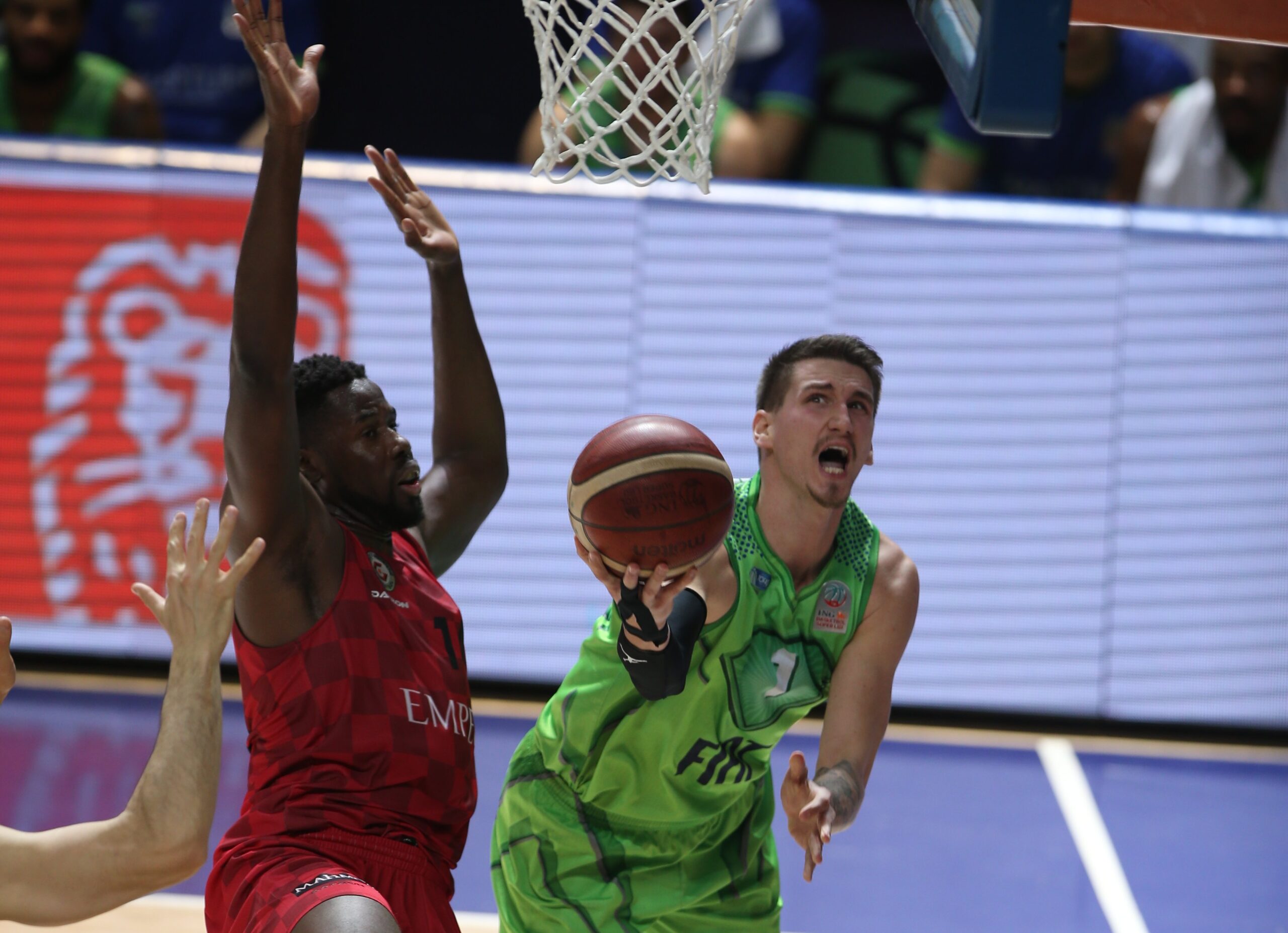 Avrupa’da havlu atan Tofaş evinde coştu!