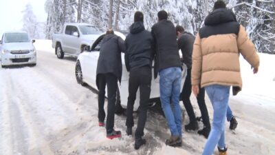 Uludağ’a çıkmak isteyen tedbirsiz vatandaşlar yolda kaldı