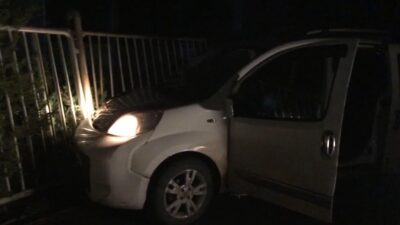 Bursa’da hareketli dakikalar! Polisten kaçarken kaza yaptılar