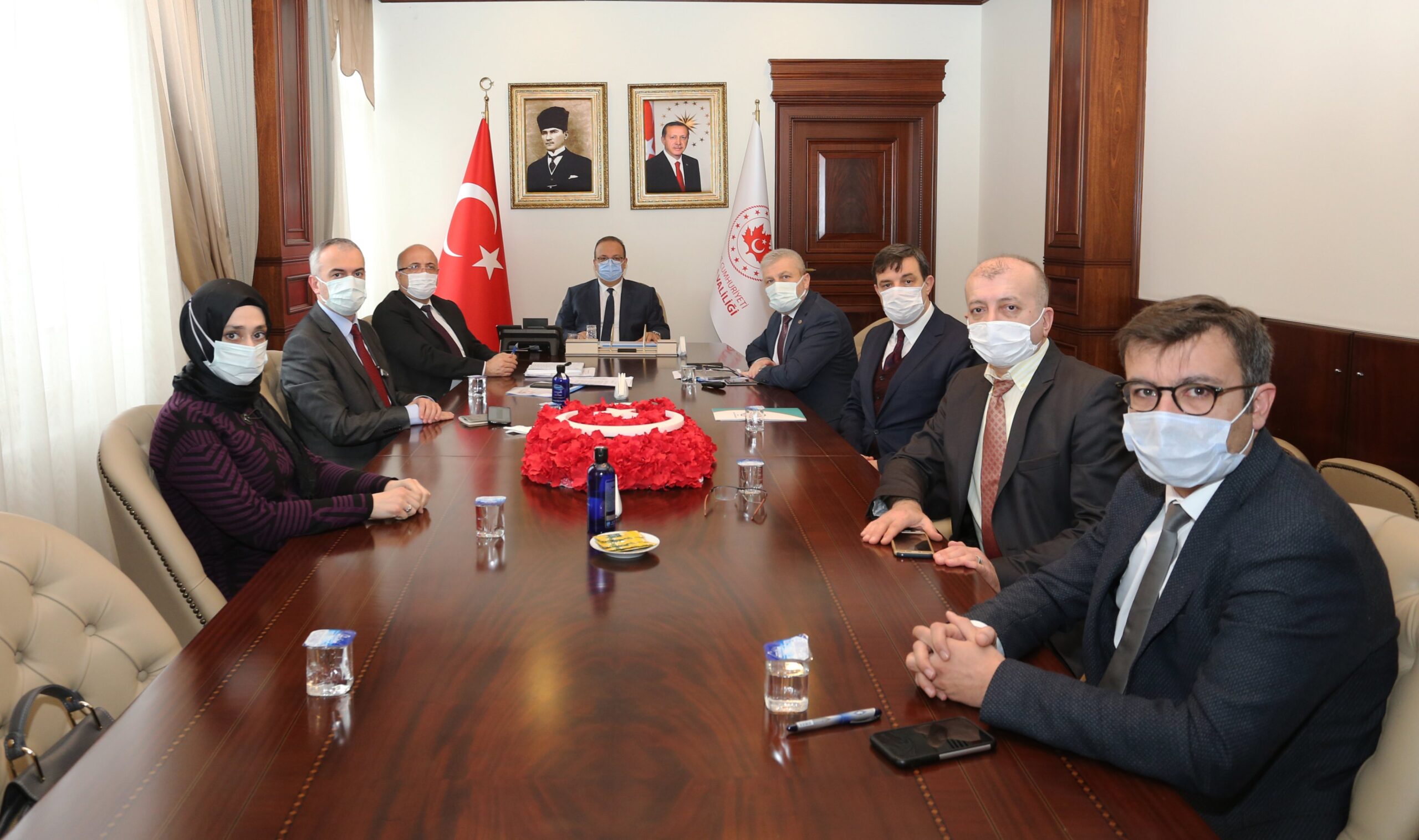 Bursa Valiliği’nde korona toplantısı! Yeni tedbirler mi geliyor?