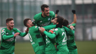 Misli.com 3. Lig 4. Grup'ta play-off potasında bulunan Bursa Yıldırımspor,