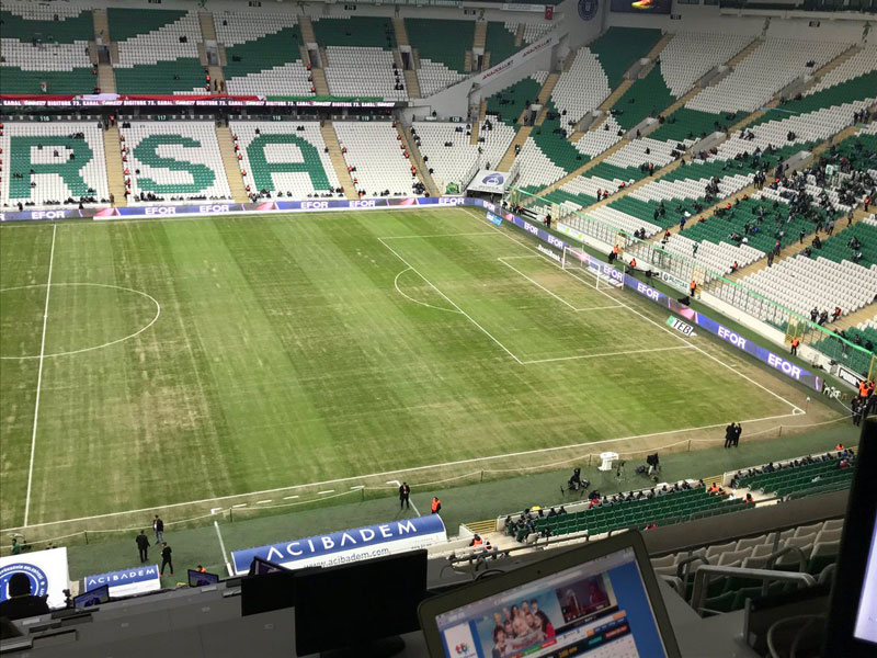 Timsah Arena’nın zemini neden kötü?