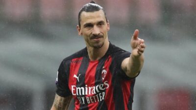 UEFA, Milan'ın İsveçli futbolcusu Zlatan Ibrahimovic'e yönelik ırkçı söylemler sebebiyle