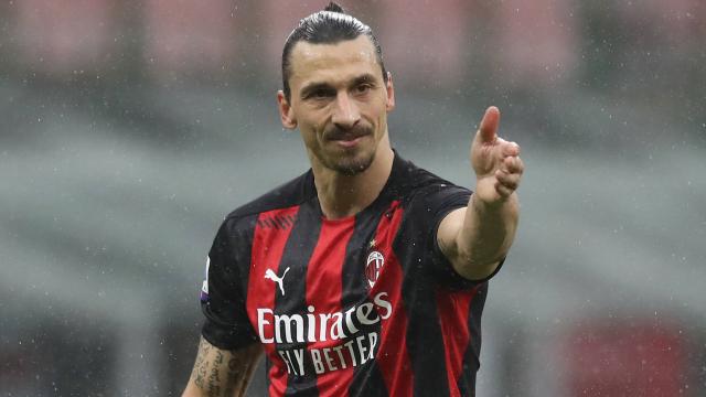UEFA, Milan'ın İsveçli futbolcusu Zlatan Ibrahimovic'e yönelik ırkçı söylemler sebebiyle