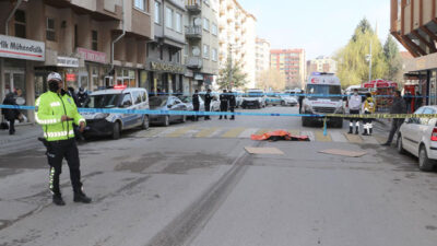 Korkunç kaza! Lastik ile çamurluk arasında 160 metre sürüklendi