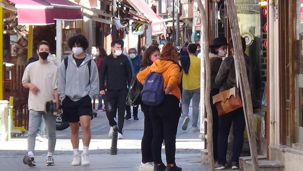 Vaka sayısında Türkiye birincisi! Yan yana iki kişiden fazlasına yasak