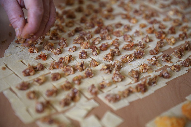 Vakaların arttığı ilçede toplu halde mantı yapmak yasaklandı