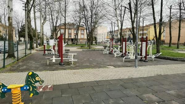 Bursa’da parkta feci olay Bursa’da parkta feci olay