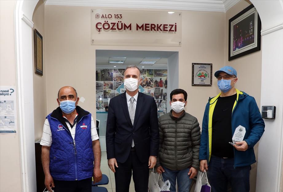 Çözüm merkezine en fazla bildirimde bulunan vatandaşlar ödüllendirildi Çözüm merkezine en fazla bildirimde bulunan vatandaşlar ödüllendirildi