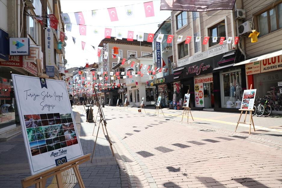 İnegöl’ün turizm değerleri sergiyle izlenime sunuldu İnegöl’ün turizm değerleri sergiyle izlenime sunuldu