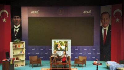 Bursa’da afet bilinci tiyatro oyunuyla anlatılıyor