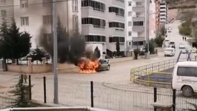 3 gün önce satın aldığı otomobil alev alev yandı