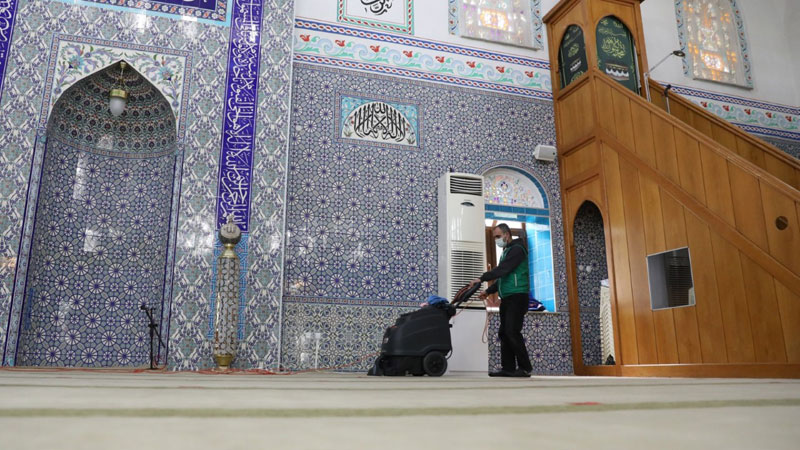 Bursa’da camilerde gönüllü temizlik