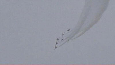 Sahile akın ettiler! Nefes kesen gösteri