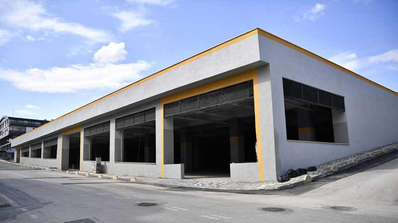 Osmangazi Belediyesi, Yunuseli Mahallesi’nde inşa ettiği kapalı pazar yerindeki çalışmaları