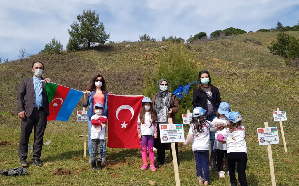 Dostluk fidanlanları toprakla buluştu