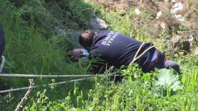 Yaslandığı surun bir bölümü yıkıldı! 7 metreden düştü