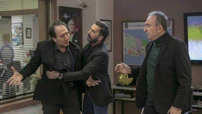 Arka Sokaklar bir dizinin daha biletini kesti Kanal D ekranlarında yayınlanan ve Türk televizyon tarihinin en uzun