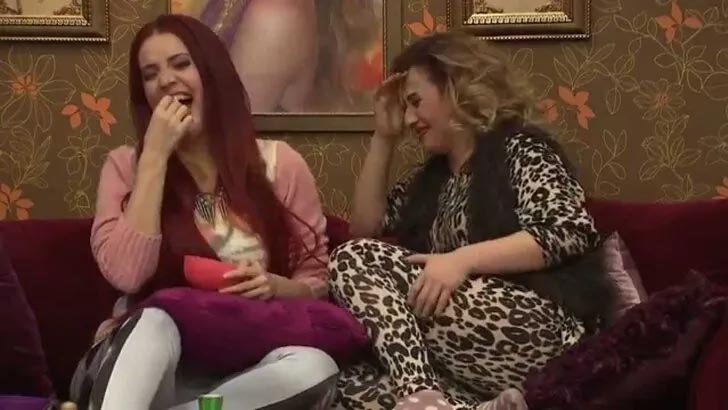 Bomba gibi projeyle dönüyor Bomba gibi projeyle dönüyor