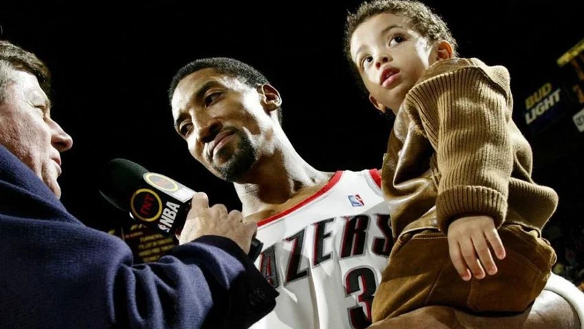 NBA’in yıldızından kahreden haber!