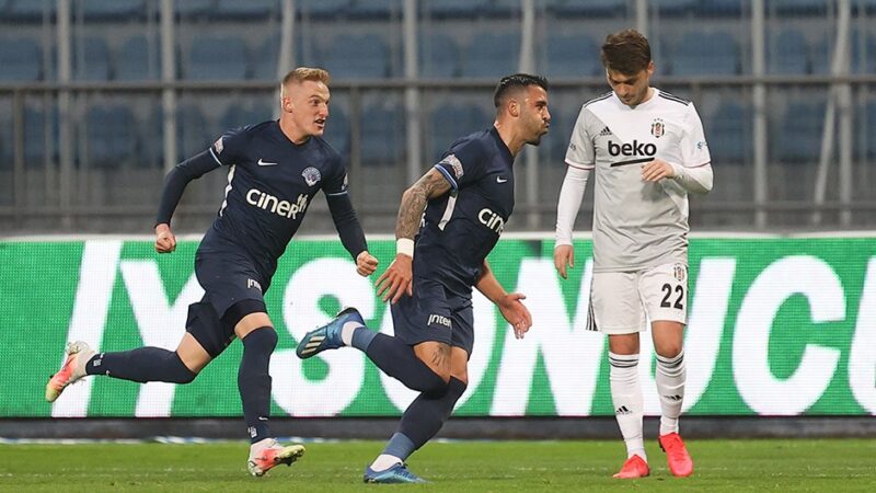 Kasımpaşa Kulübü, futbolcu Aytaç Kara'yı kadro dışı bıraktığını açıkladı.