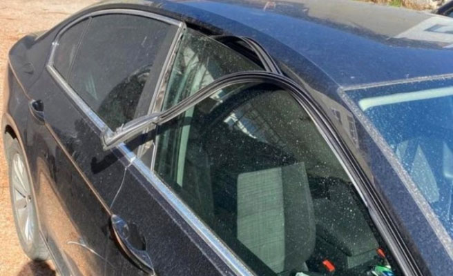 Bursa’da AK Parti ilçe başkanının aracına çirkin saldırı Bursa’da AK Parti ilçe başkanının aracına çirkin saldırı