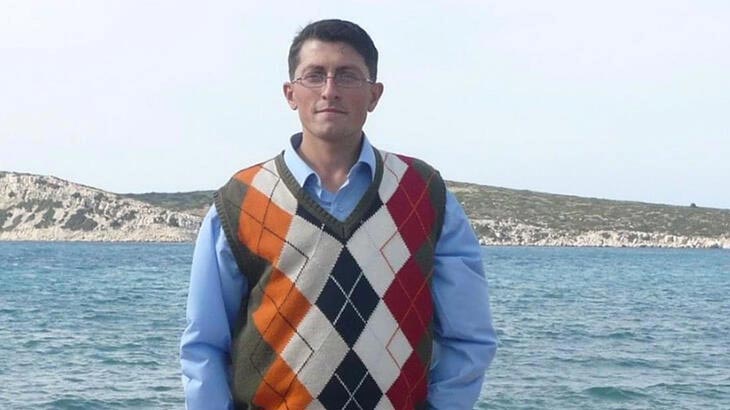 Üzerine elektrik direği devrilen işçi feci şekilde can verdi