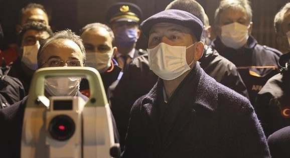 Bakan Soylu, Çankaya’da yıkımı süren binanın çevresinde incelemelerde bulundu