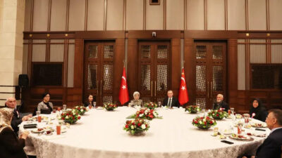 Cumhurbaşkanı Erdoğan şehit aileleriyle iftar yaptı