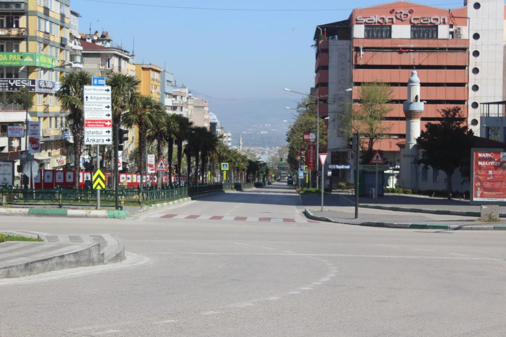 Bursa’da sokaklar boş kaldı