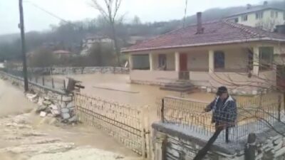Bursa’da dereler taştı, köy sular altında kaldı