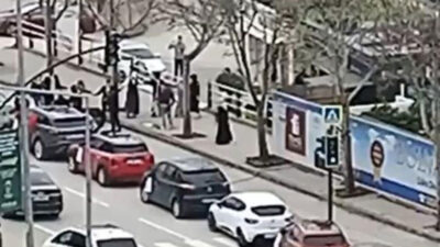 Bursa’nın en işlek caddesinde korona halayı