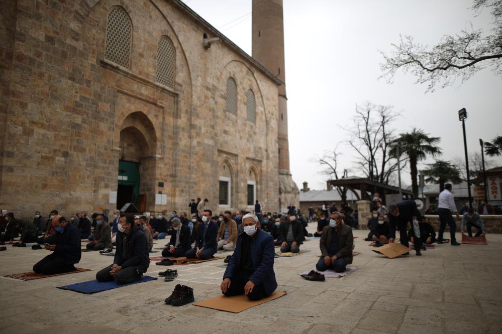Ulucami’de ramazanın ilk cuma namazı