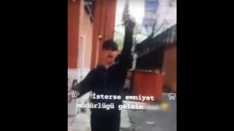 Okul bahçesinde skandal görüntü! Yakalandılar