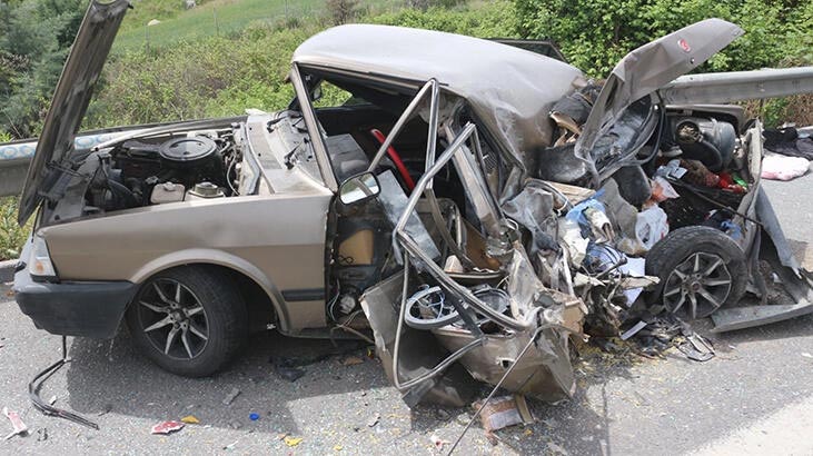 TIR ile otomobil çarpıştı: 4 yaralı