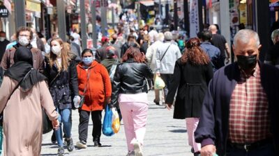 Edirne sokaklarında ‘tam kapanma’ya saatler kala yoğunluk