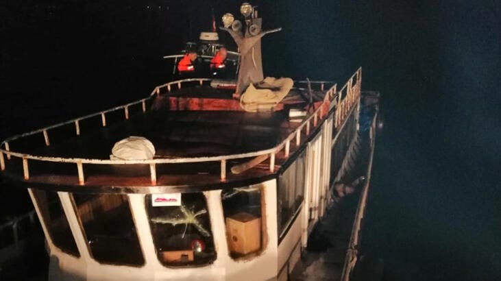 Van Gölü’nde, teknede 20 kaçak göçmen yakalandı