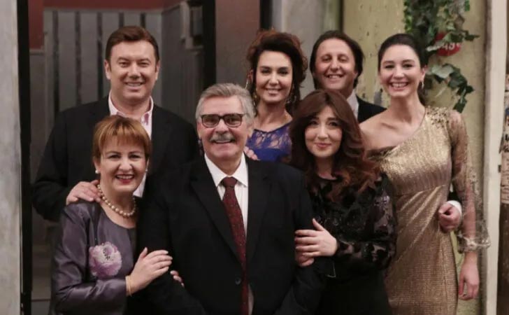 Usta oyuncu Seksenler kadrosunda Usta oyuncu Seksenler kadrosunda